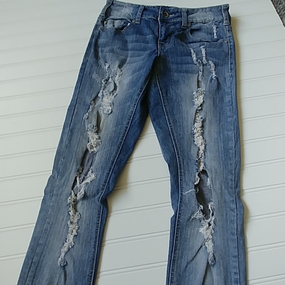 Lovesick Distressed Skinny Jeans - Picture 2 of 4